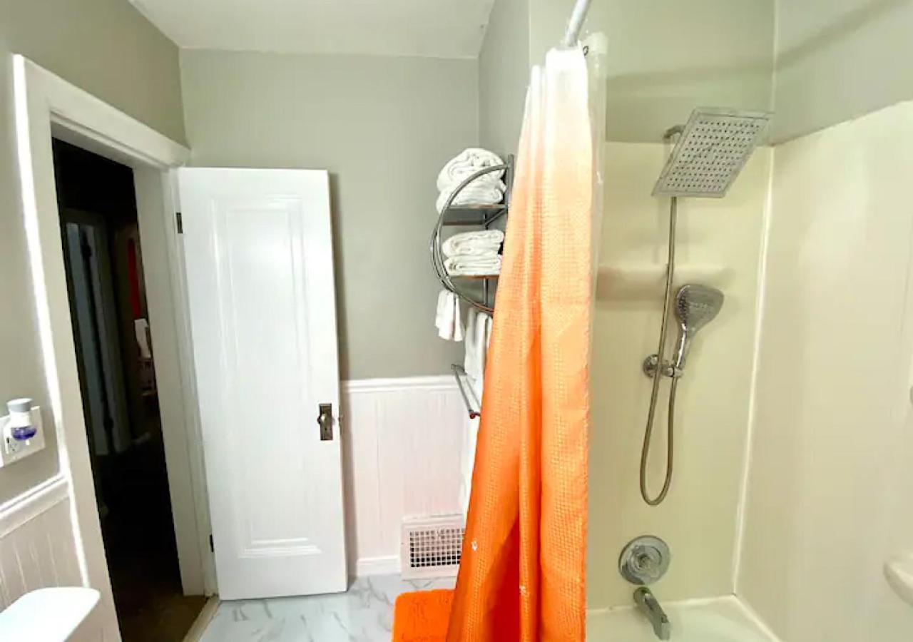 Вилла La Naranja Retreat - Cozy Duplex Near Downtown With Parking, 300 Mb Wifi & Self Check In Кливленд Экстерьер фото