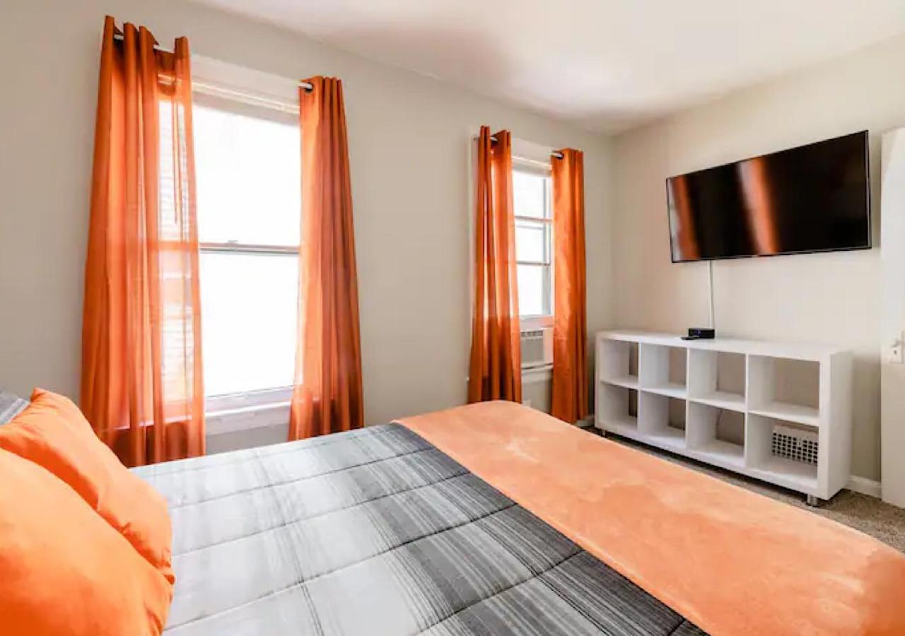 Вилла La Naranja Retreat - Cozy Duplex Near Downtown With Parking, 300 Mb Wifi & Self Check In Кливленд Экстерьер фото