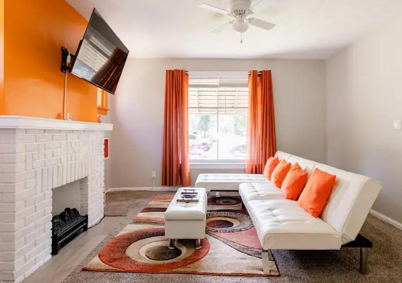 Вилла La Naranja Retreat - Cozy Duplex Near Downtown With Parking, 300 Mb Wifi & Self Check In Кливленд Экстерьер фото